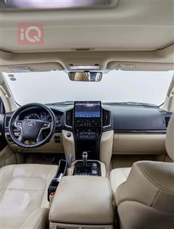 تۆیۆتا لاند کروزەر